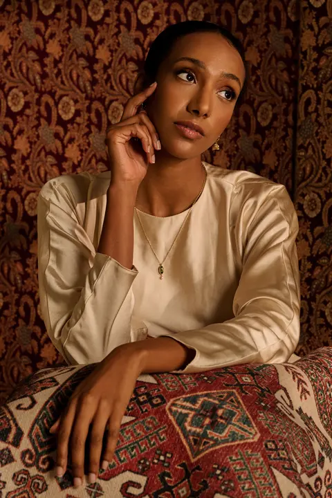 The same portrait, a closer crop